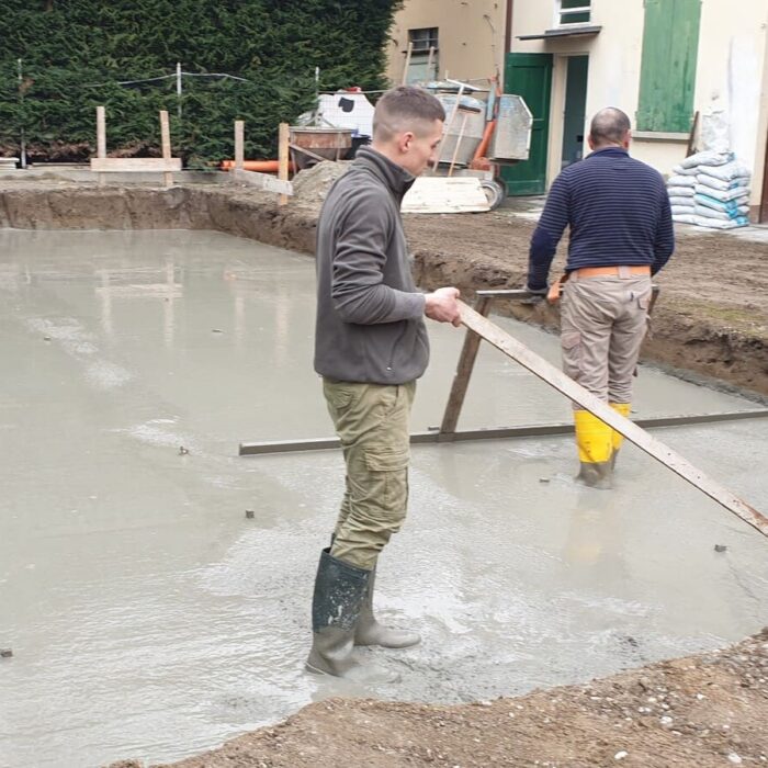 Gettata in cemento armato per costruzione garage