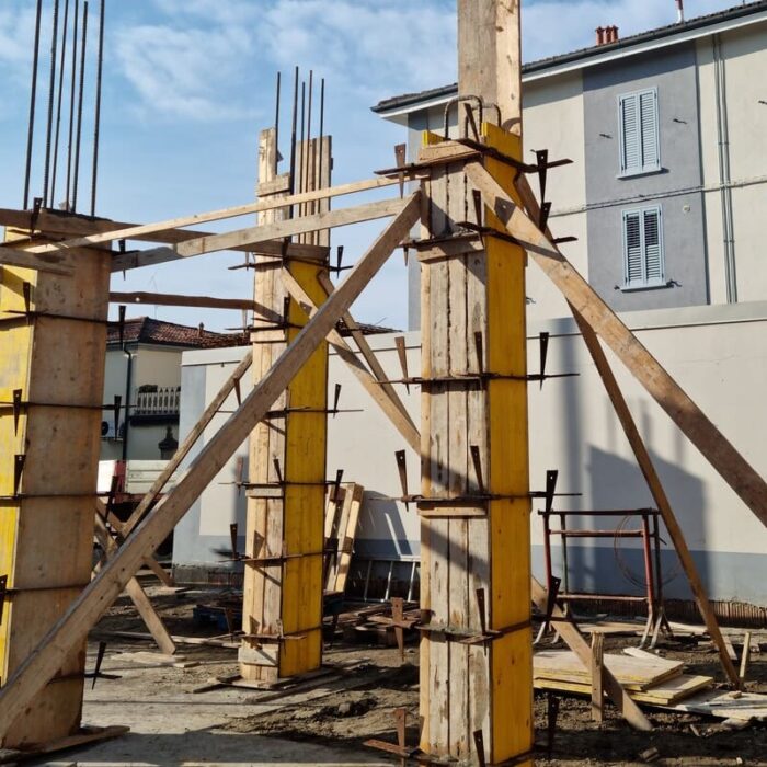 Realzzazione fondamenta e pilastri nuova costruzione